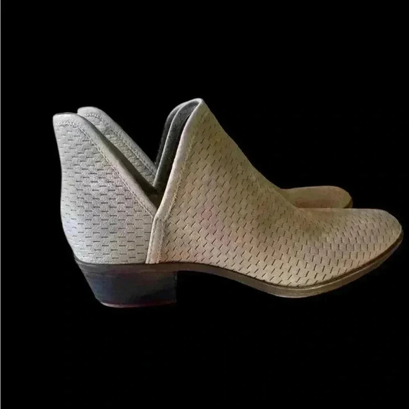 Lucky Brand Cutout Bootie slip on style 8.5. Excellent condition. Tan. - Picture 1 of 11